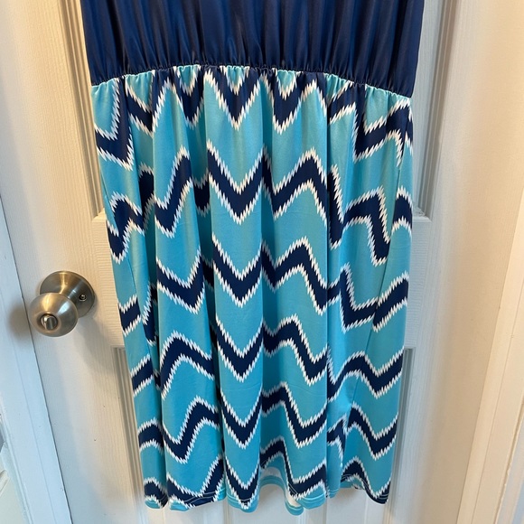 Zigzag Printed Fashion Mini Dress - Picture 6 of 7